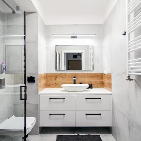 Apartment Apartament Z Ogrodkiem I Miejscem Parkingowym *
