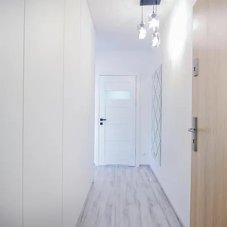 Apartament Z Ogrodkiem I Miejscem Parkingowym *
