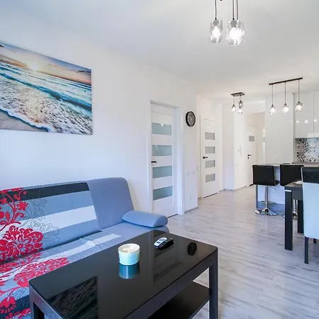 Apartament Z Ogrodkiem I Miejscem Parkingowym * Kolobrzeg