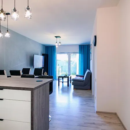 Apartment Apartament Z Ogrodkiem I Miejscem Parkingowym