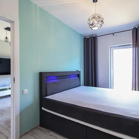 Apartament Z Ogrodkiem I Miejscem Parkingowym Kolobrzeg